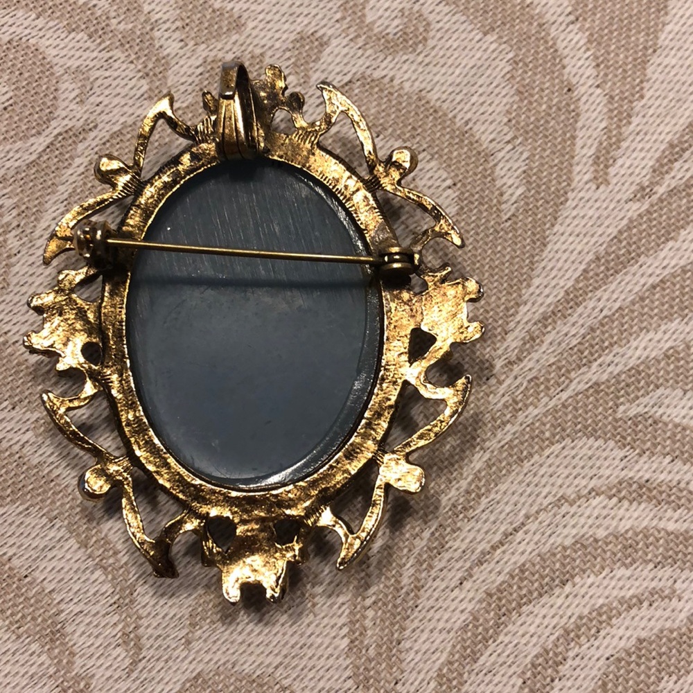 Brooch - Picture 3 of 5